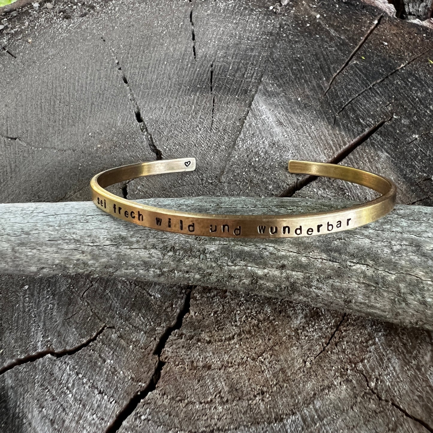 STATEMENT Armreif // Messing // Sei frech, wild & wunderbar