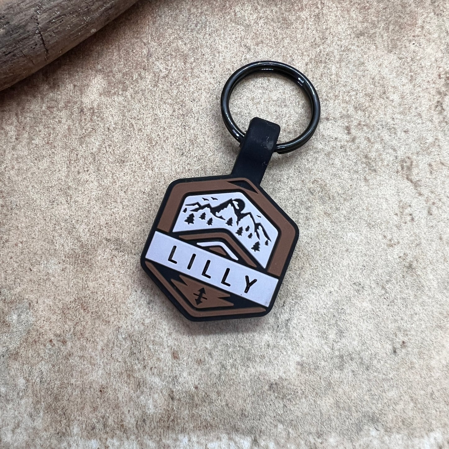 Nalion SILENT TAGS - TOFFEE // 26x29mm - personalized silicone pet tag in the unique Nalion design